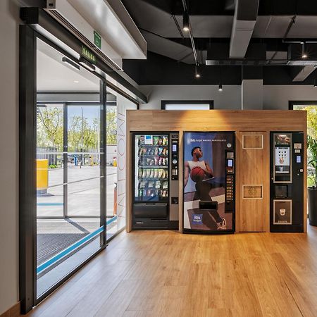 Ibis Budget Madrid Aeropuerto Εξωτερικό φωτογραφία
