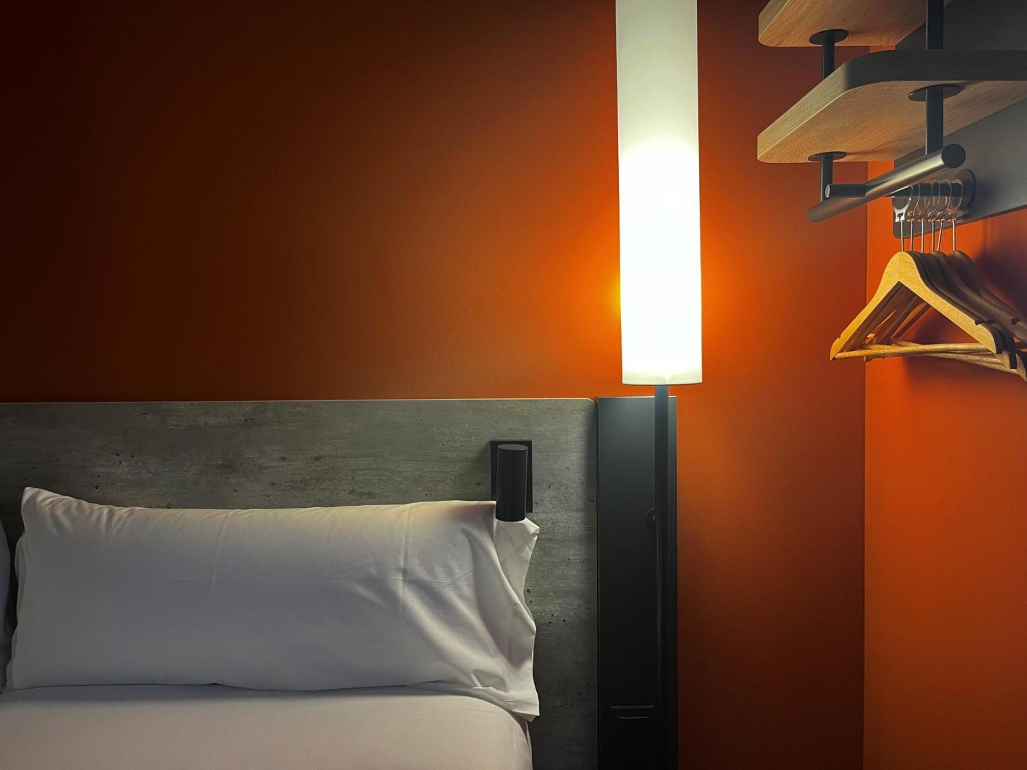 Ibis Budget Madrid Aeropuerto Εξωτερικό φωτογραφία