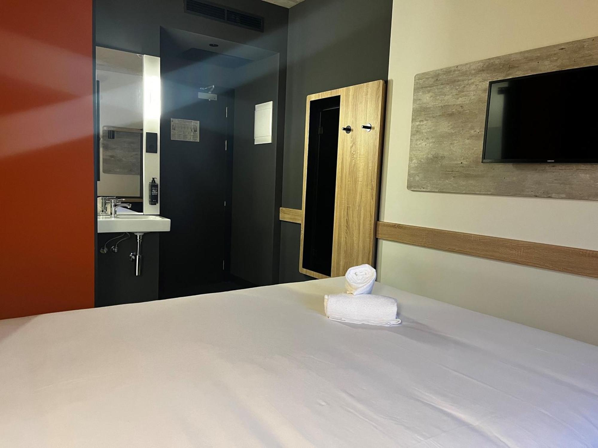 Ibis Budget Madrid Aeropuerto Εξωτερικό φωτογραφία