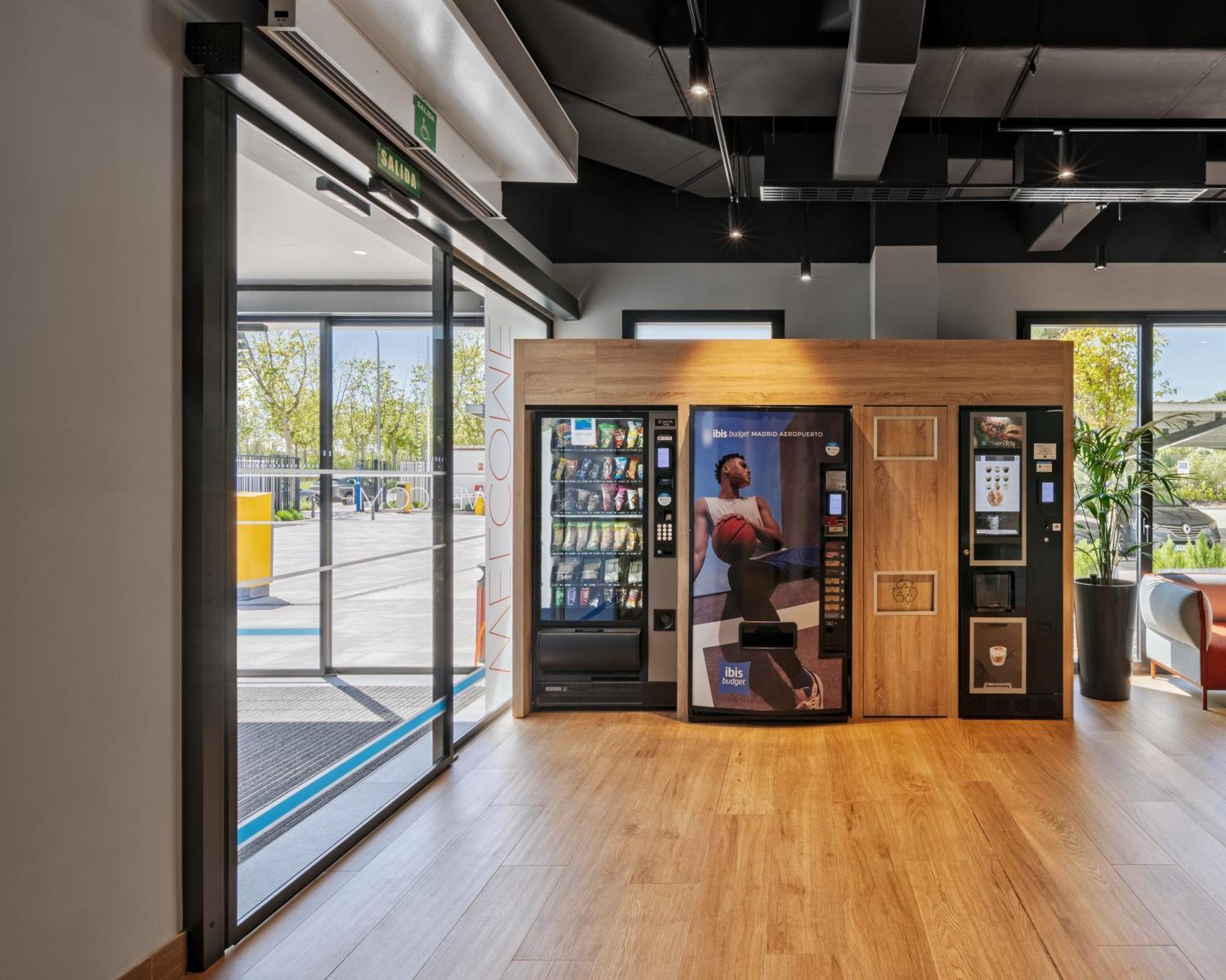 Ibis Budget Madrid Aeropuerto Εξωτερικό φωτογραφία