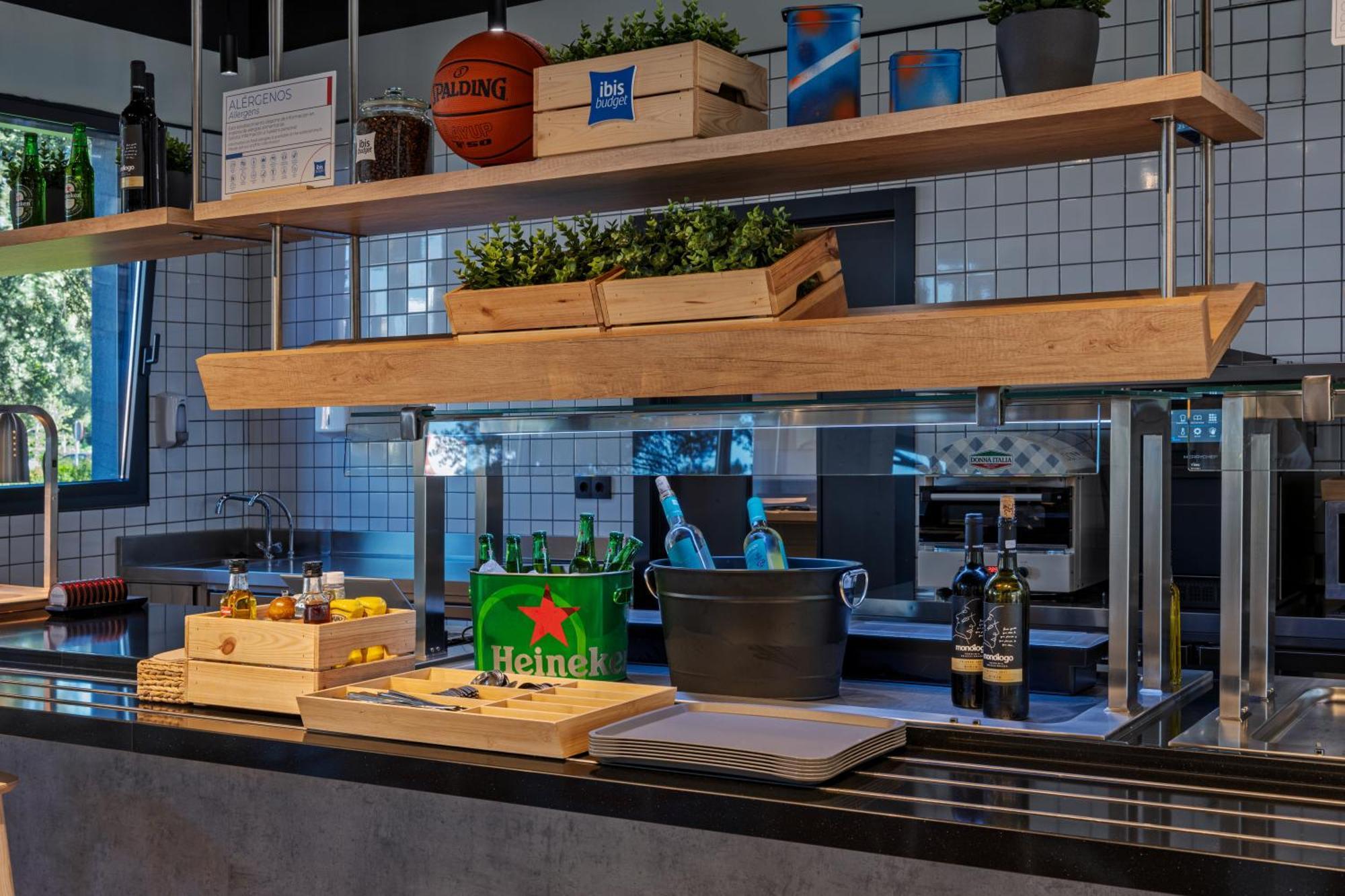 Ibis Budget Madrid Aeropuerto Εξωτερικό φωτογραφία
