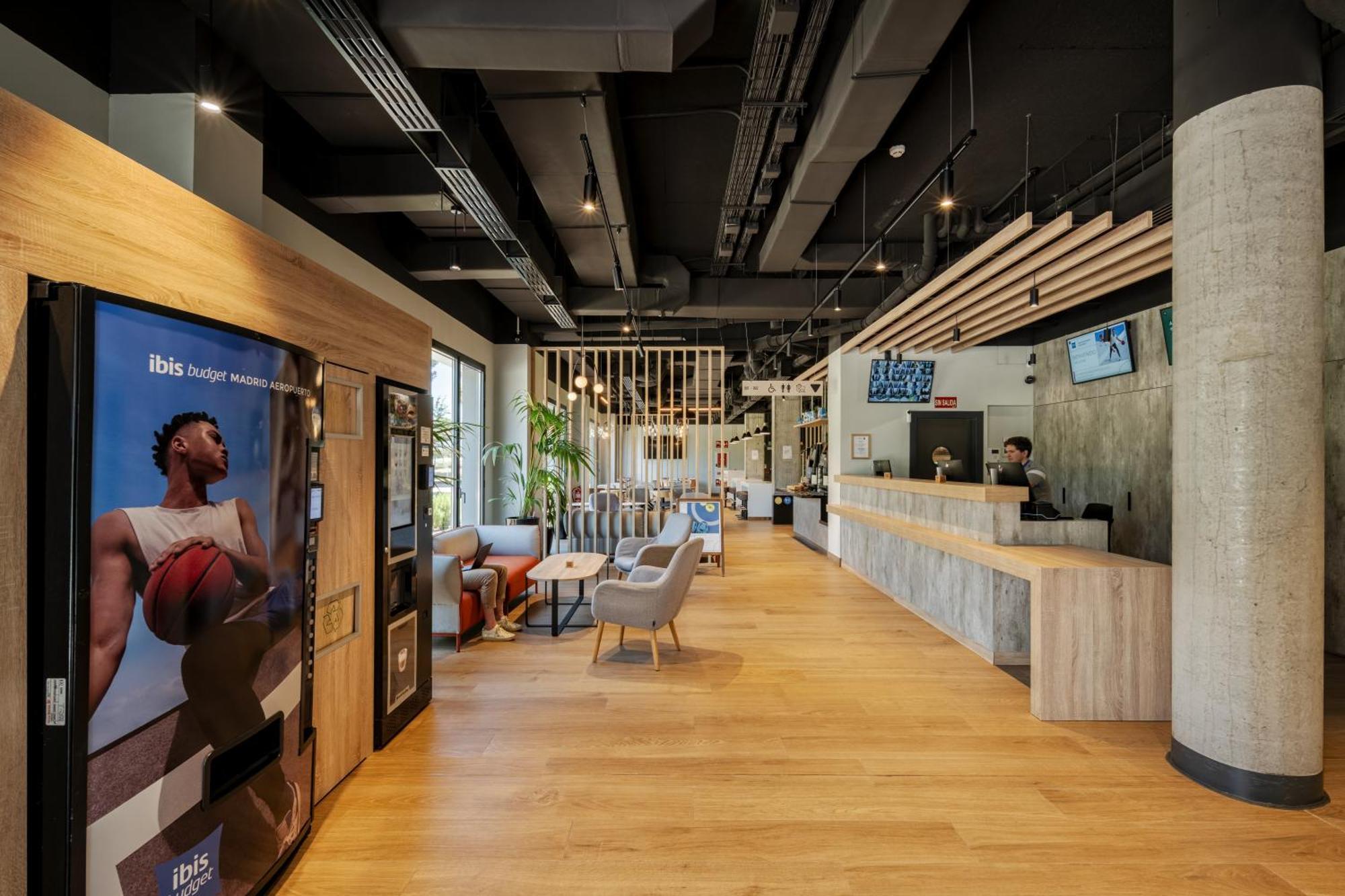 Ibis Budget Madrid Aeropuerto Εξωτερικό φωτογραφία