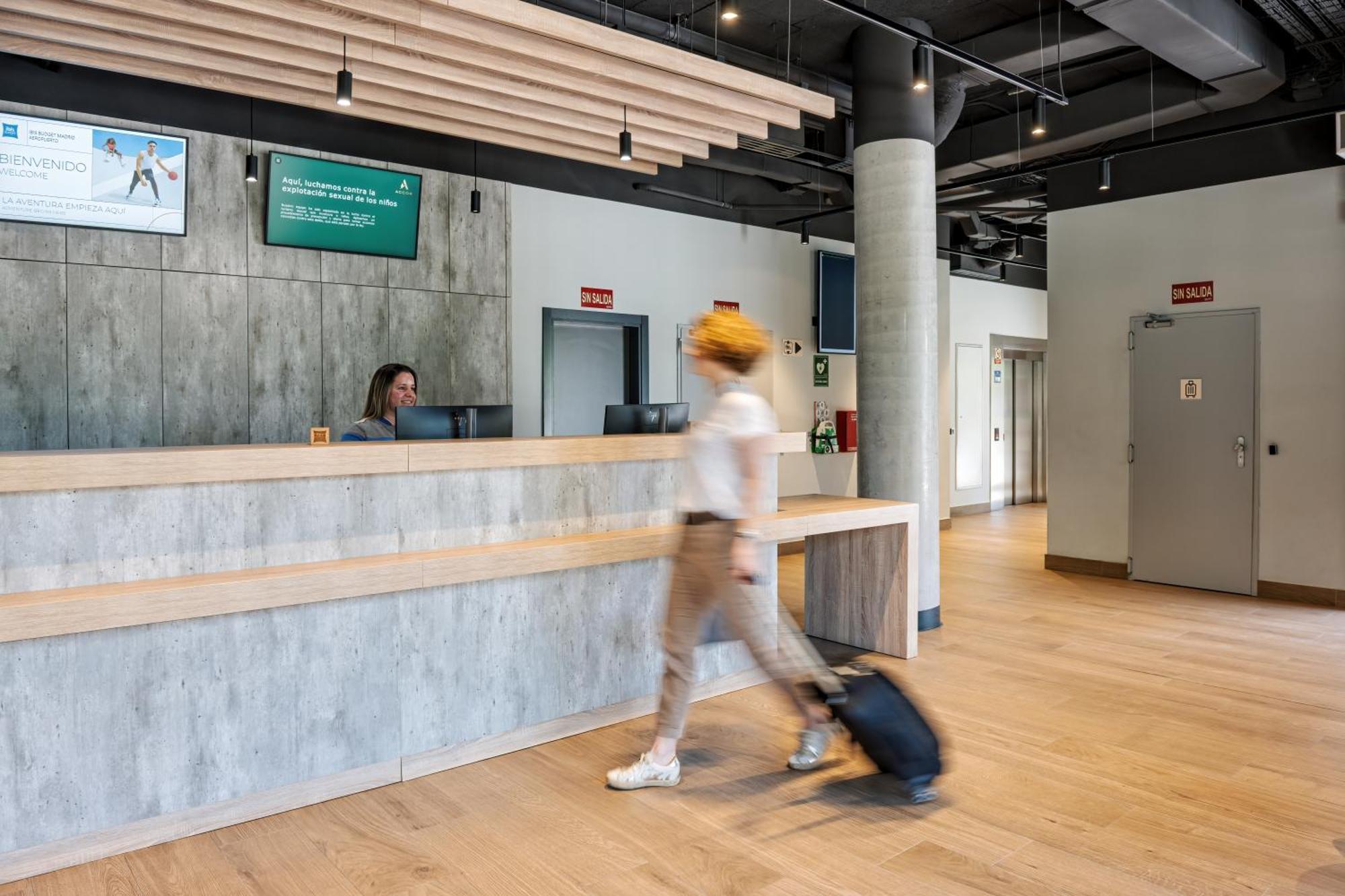Ibis Budget Madrid Aeropuerto Εξωτερικό φωτογραφία