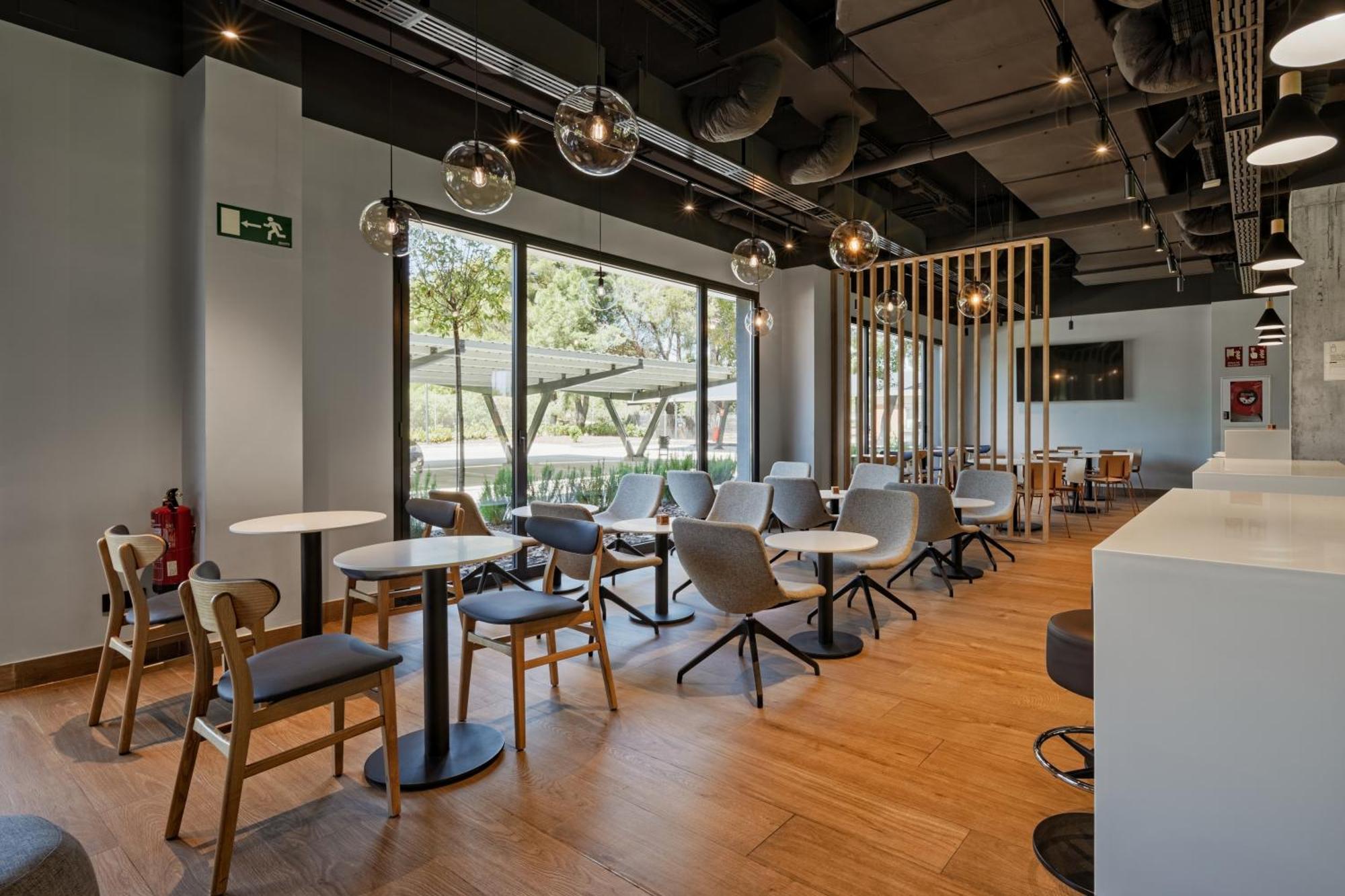 Ibis Budget Madrid Aeropuerto Εξωτερικό φωτογραφία